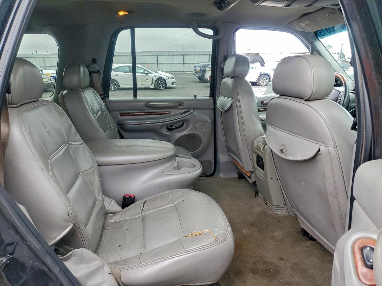 2000 Lincoln Navigator VIN: 5LMPU28A8YLJ15914 Lot: 93153815