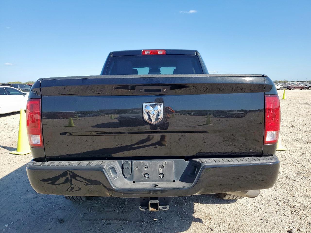 2019 Ram 1500 Classic Tradesman VIN: 1C6RR6FGXKS585947 Lot: 92931285