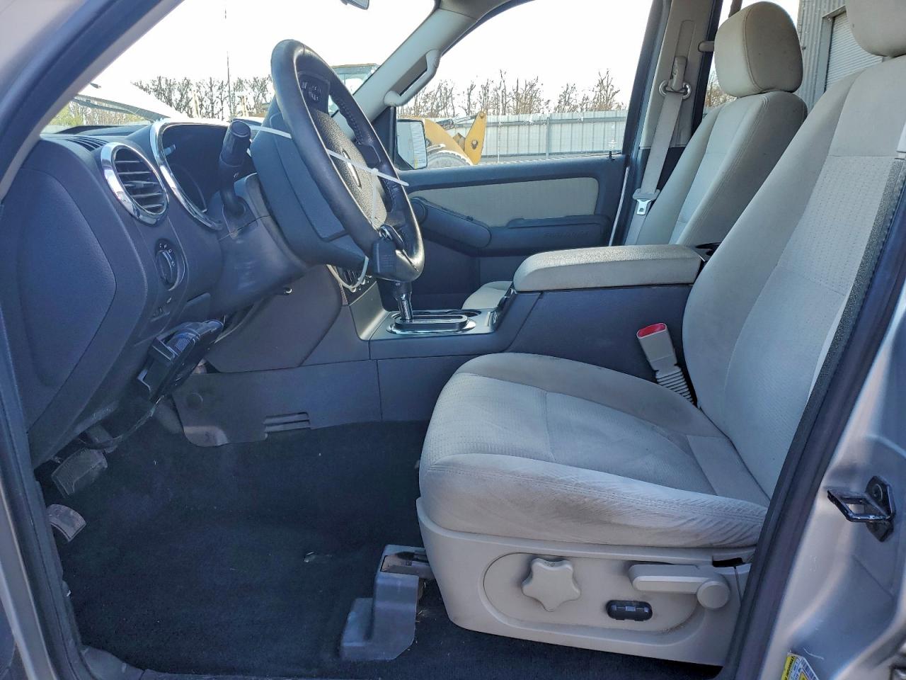 2008 Ford Explorer Xlt VIN: 1FMEU63E28UA18746 Lot: 94581355