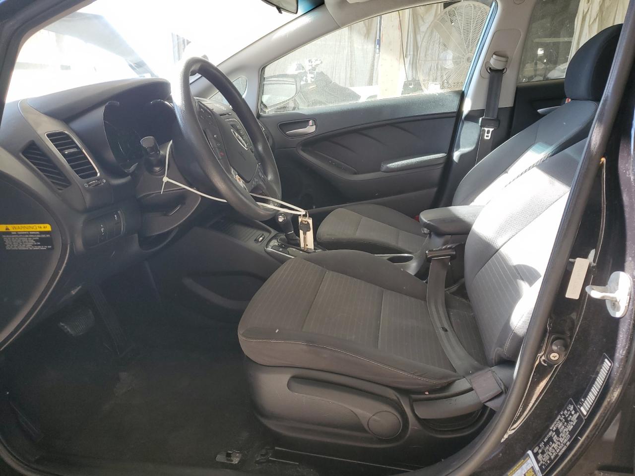 2018 Kia Forte Lx VIN: 3KPFL4A70JE166225 Lot: 92808825