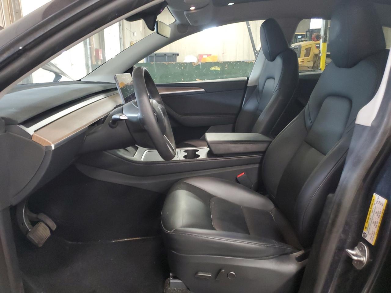 2024 Tesla Model Y VIN: 7SAYGDEE4RA245215 Lot: 91590485