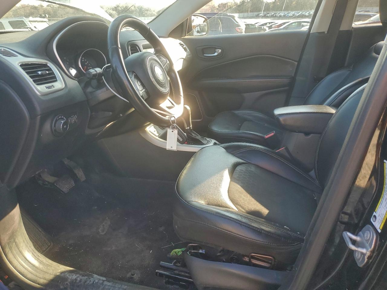 2018 Jeep Compass Latitude VIN: 3C4NJCBB3JT293206 Lot: 93538875