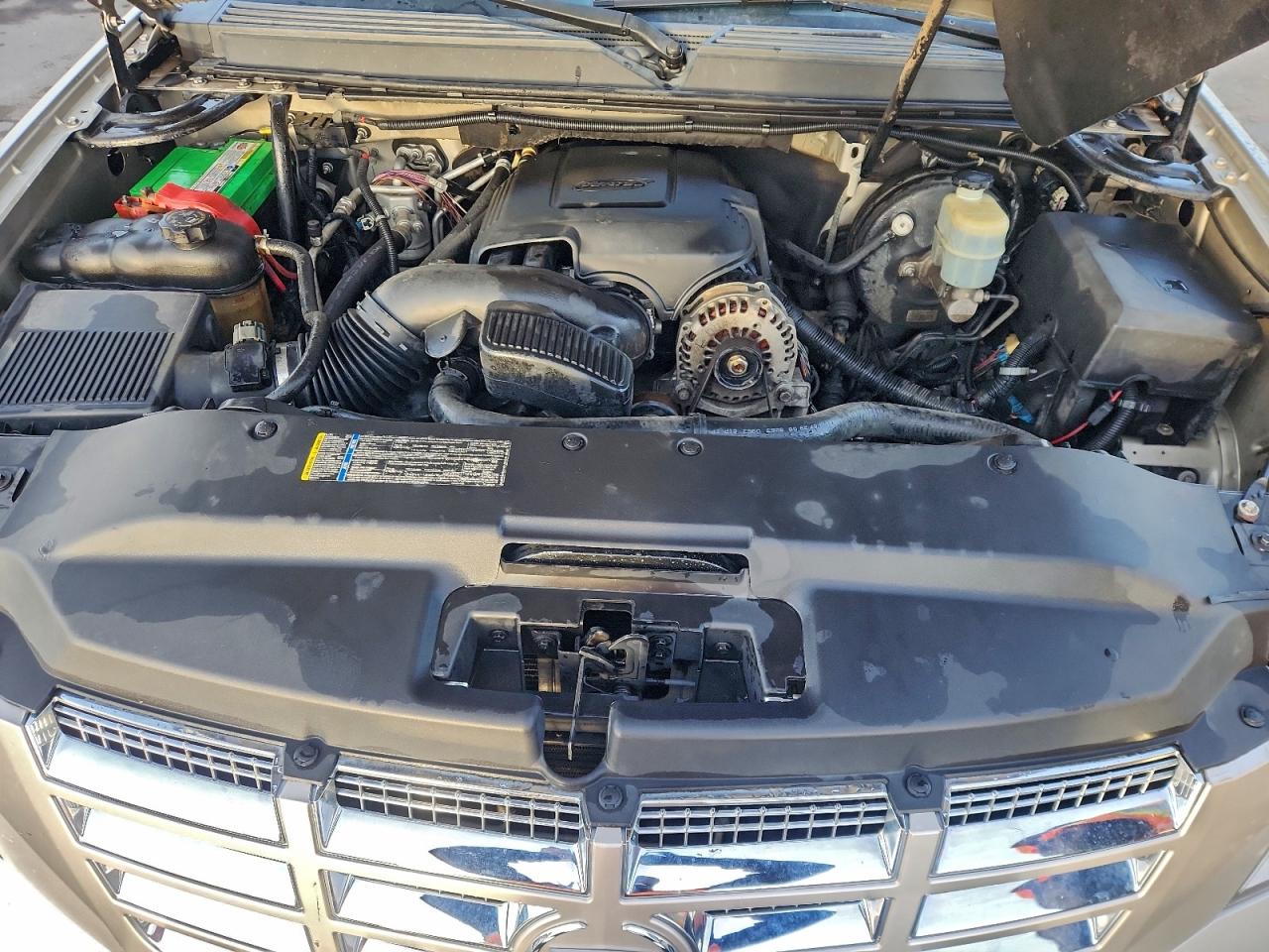 2009 Cadillac Escalade Luxury VIN: 1GYFK23269R110213 Lot: 94347065