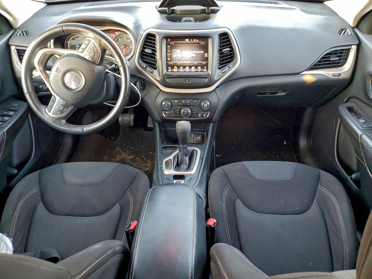 2016 Jeep Cherokee Latitude VIN: 1C4PJLCS0GW138316 Lot: 93950715