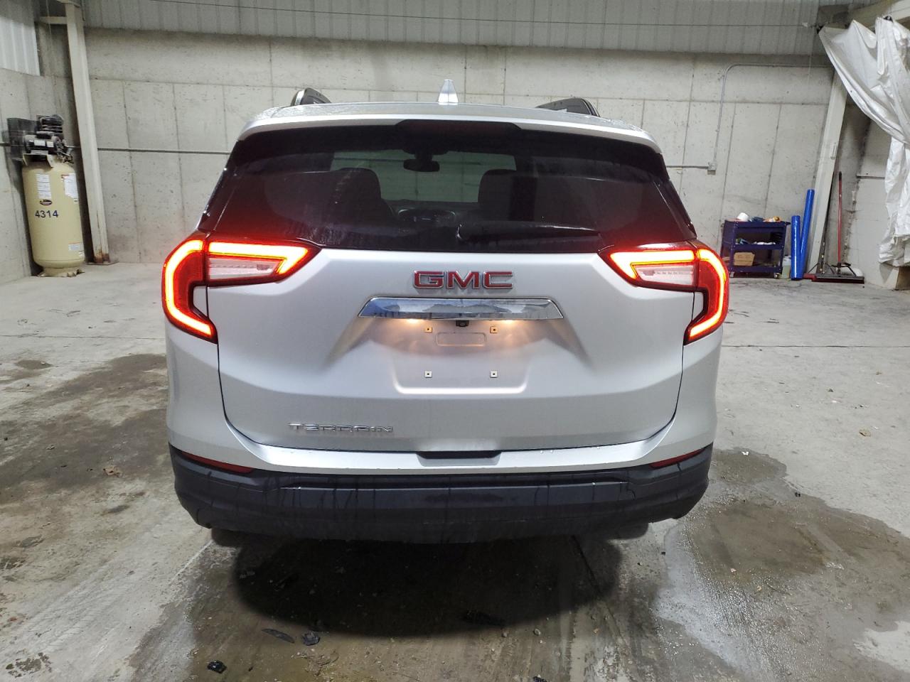 2022 GMC Terrain Sle VIN: 3GKALMEV1NL263846 Lot: 93885975
