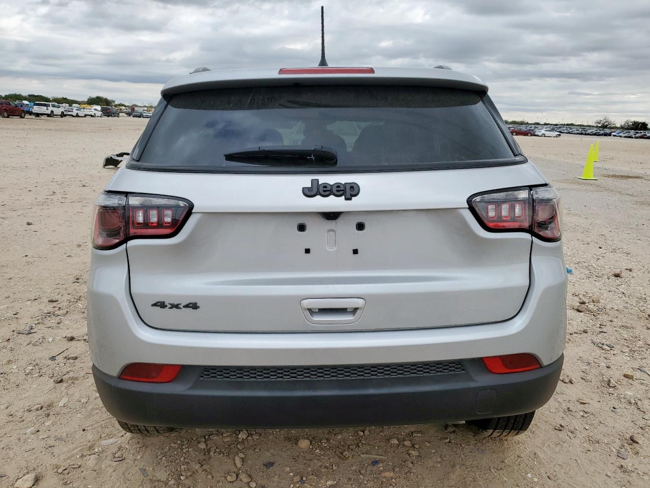 2025 Jeep Compass Latitude VIN: 3C4NJDBN3ST596357 Lot: 90810165