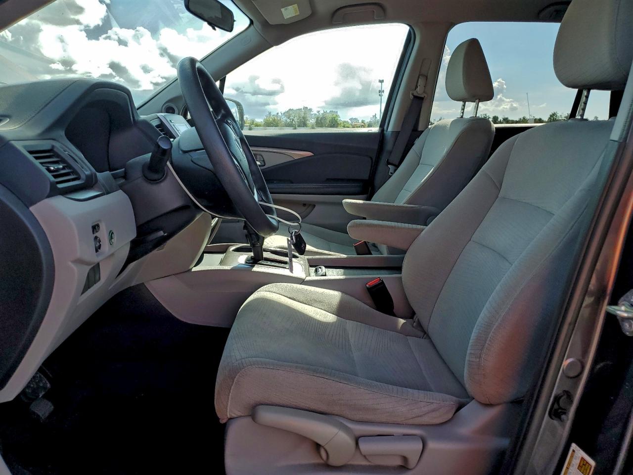 2017 Honda Pilot Lx VIN: 5FNYF5H10HB019270 Lot: 94766515