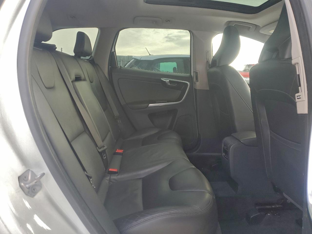 2016 Volvo Xc60 T5 Premier VIN: YV4612RK1G2833468 Lot: 93270385