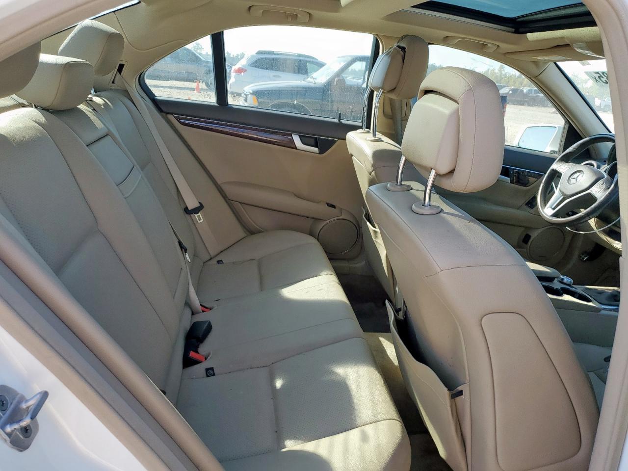 2013 Mercedes-Benz C 350 VIN: WDDGF5HB2DR260410 Lot: 91650585