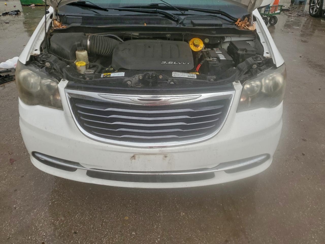 2014 Chrysler Town & Country S VIN: 2C4RC1HG6ER227955 Lot: 93938155