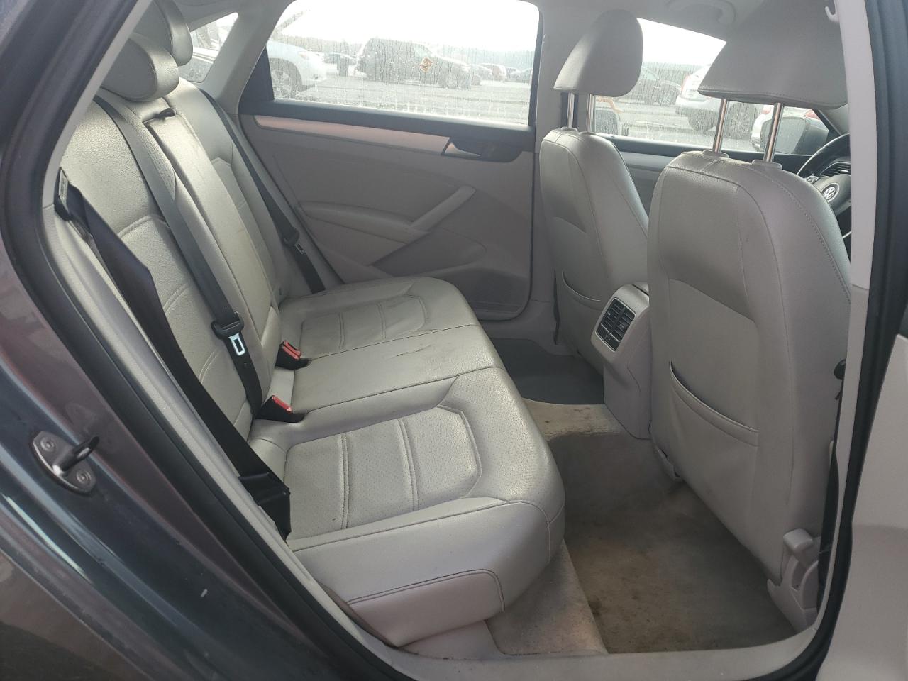 2013 Volkswagen Passat Se VIN: 1VWBN7A33DC129105 Lot: 93612375