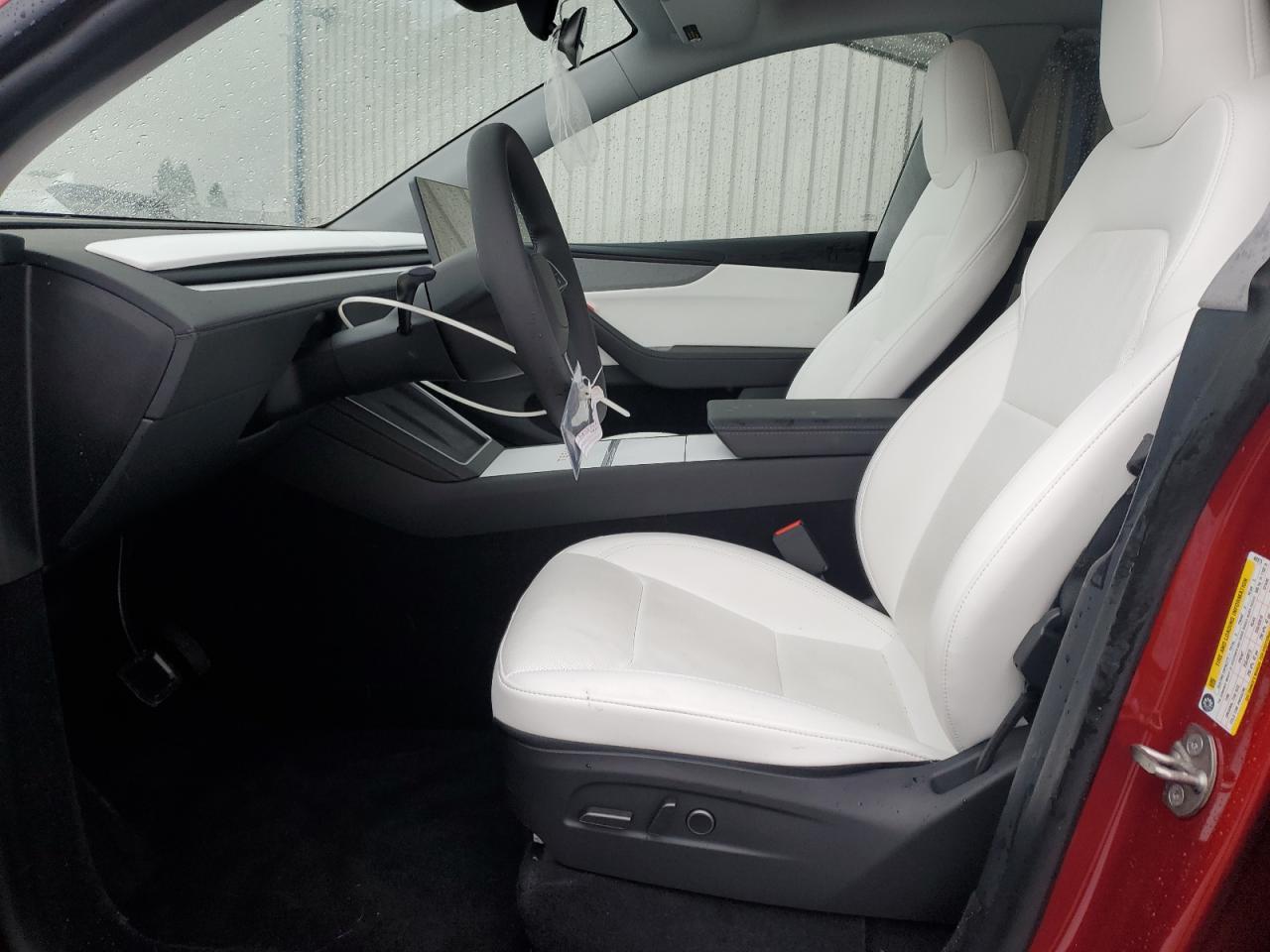 2026 Tesla Model Y VIN: 7SAYGDED8TF402875 Lot: 93021305