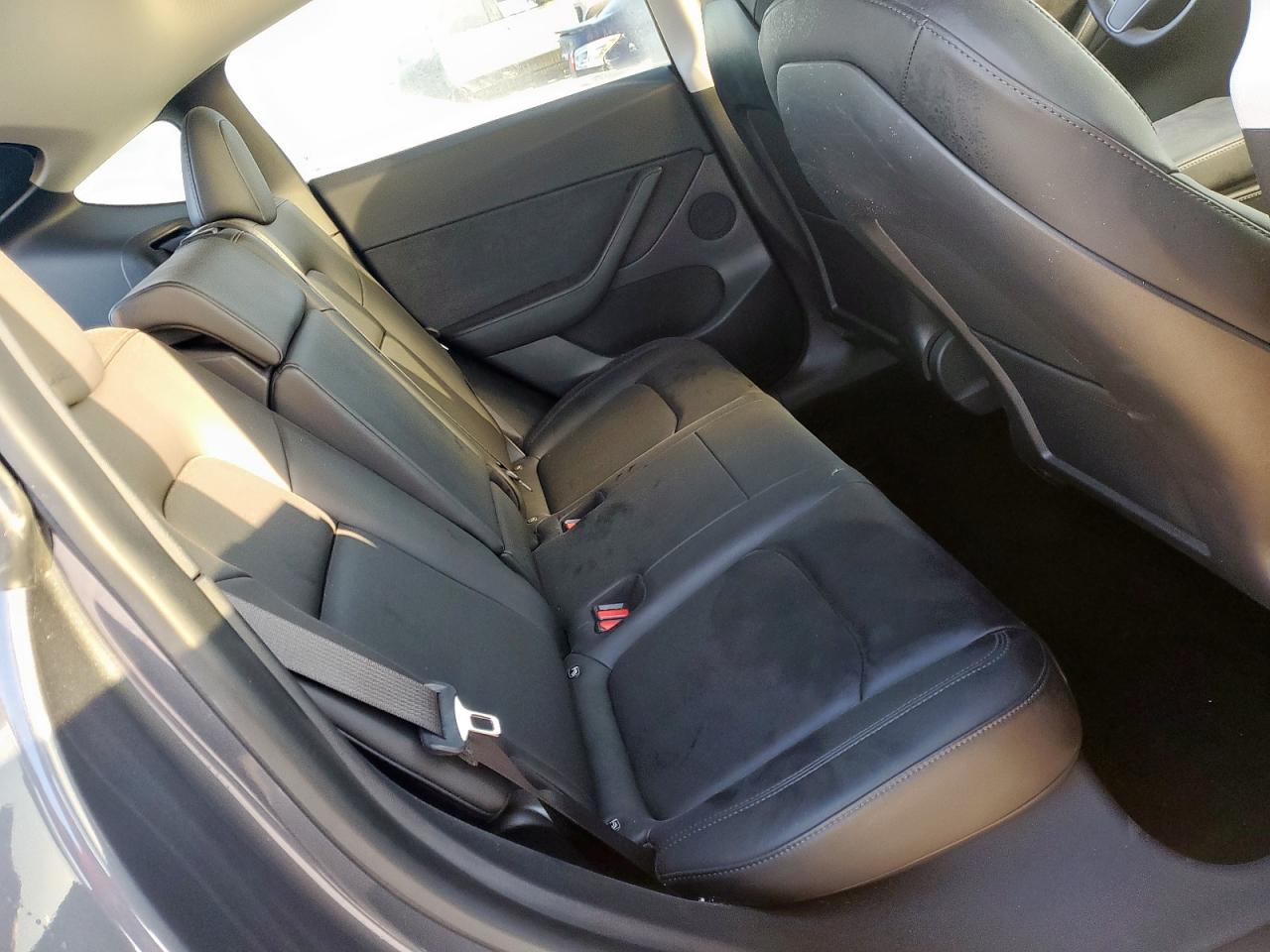 2021 Tesla Model Y VIN: 5YJYGDEE5MF193201 Lot: 92113995