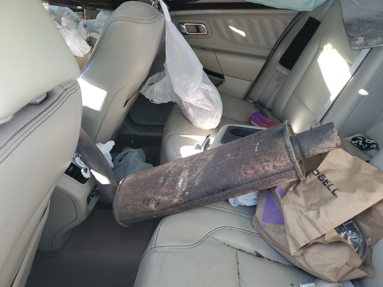 2010 Ford Taurus Limited VIN: 1FAHP2JW6AG104696 Lot: 92006465