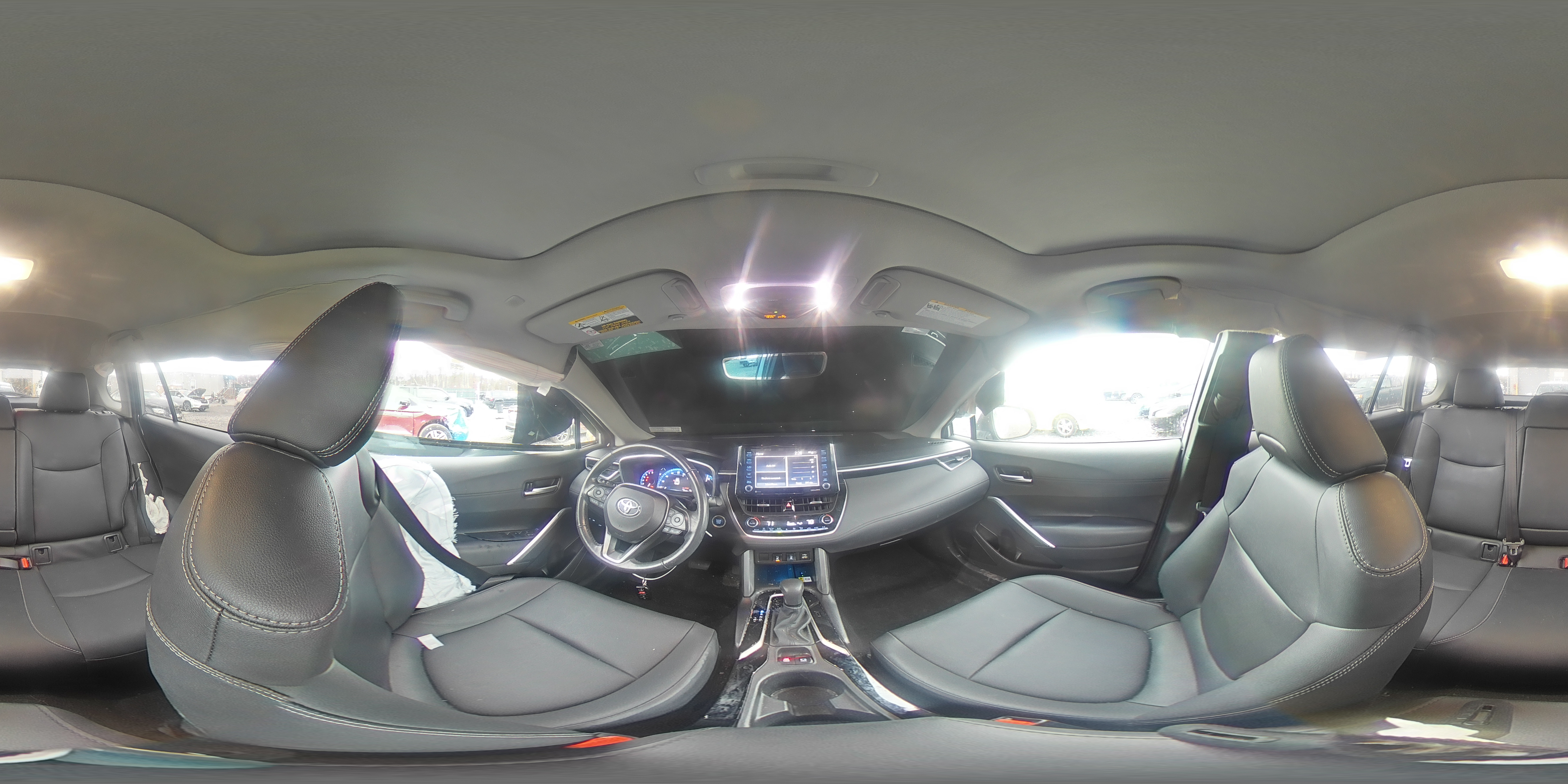 2022 Toyota Corolla Cross Xle VIN: 7MUDAABG7NV031772 Lot: 92441635