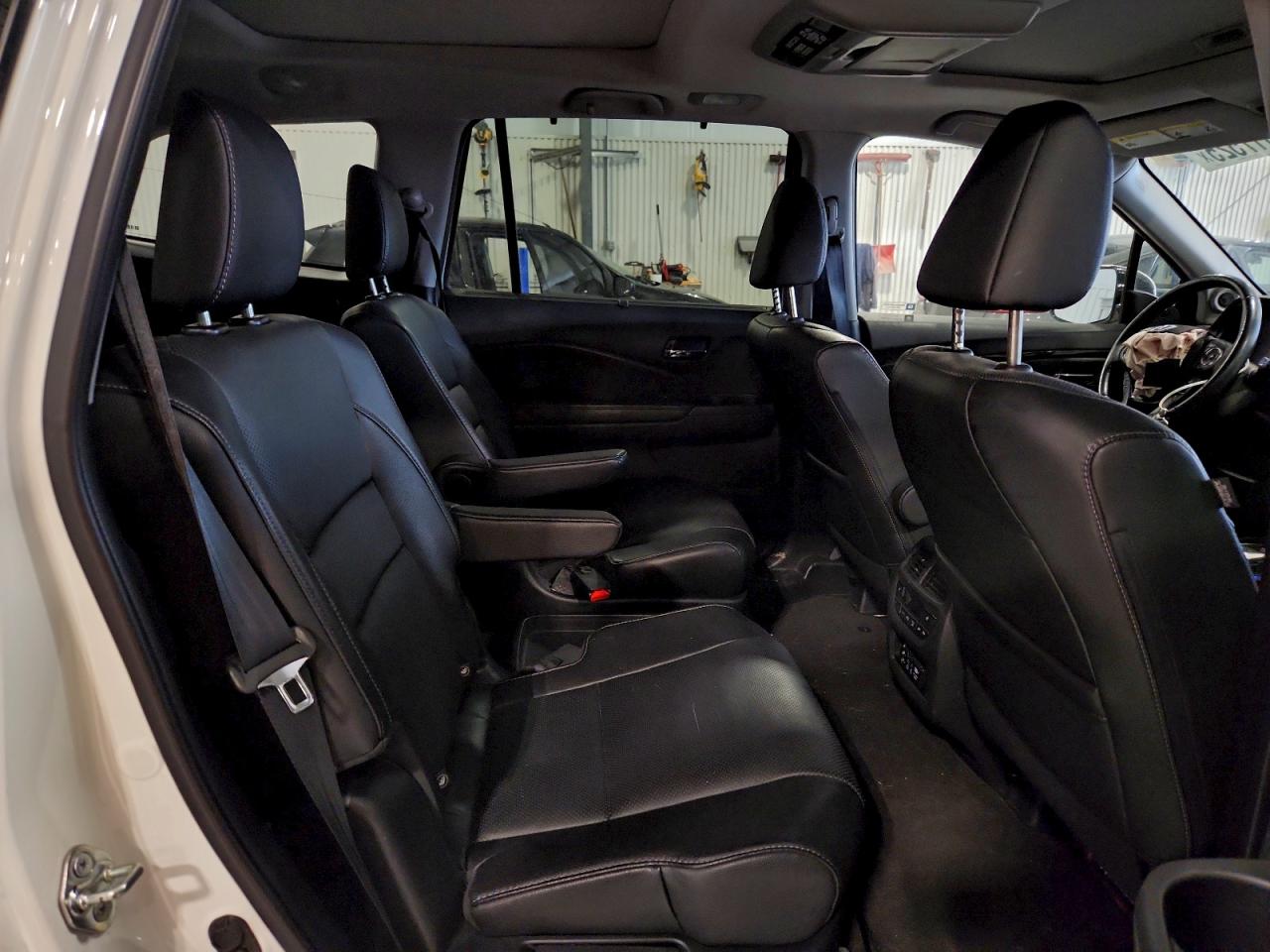 2017 Honda Pilot Elite VIN: 5FNYF6H06HB060371 Lot: 93517525