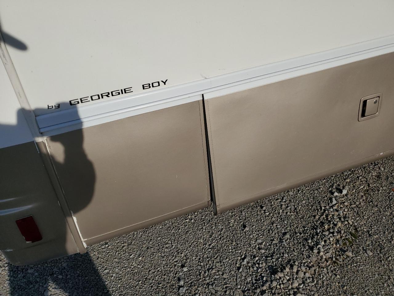 1999 Ford Super Duty F-550 Mot VIN: 3FCMF53S1XJA31163 Lot: 89496345