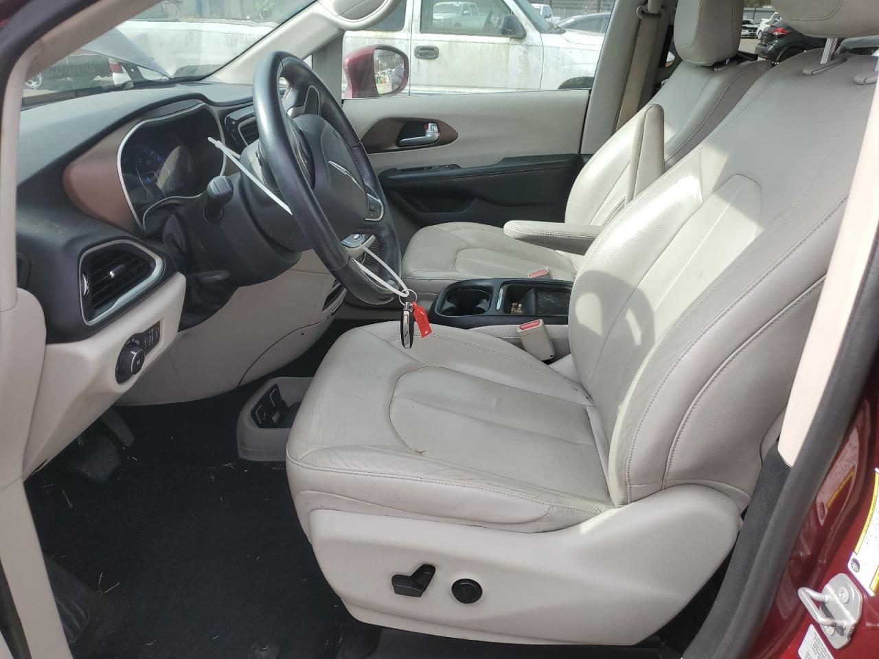 2017 Chrysler Pacifica Touring L VIN: 2C4RC1BG1HR670382 Lot: 93399985