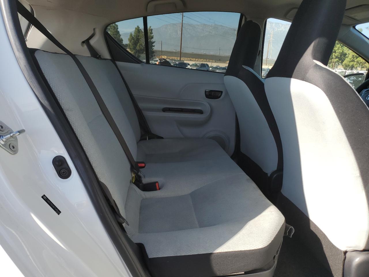 2013 Toyota Prius C VIN: JTDKDTB34D1549660 Lot: 90855675