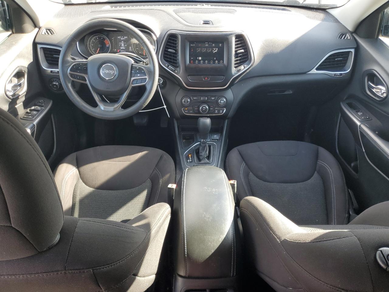 2019 Jeep Cherokee Latitude VIN: 1C4PJLCX2KD266427 Lot: 92248465