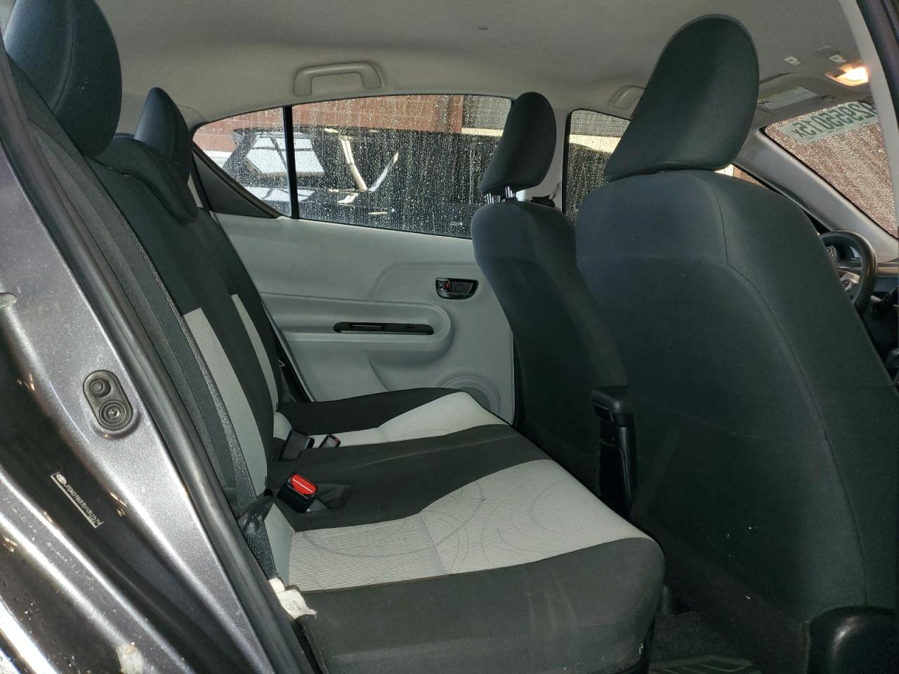 2013 Toyota Prius C VIN: JTDKDTB37D1051579 Lot: 92955015