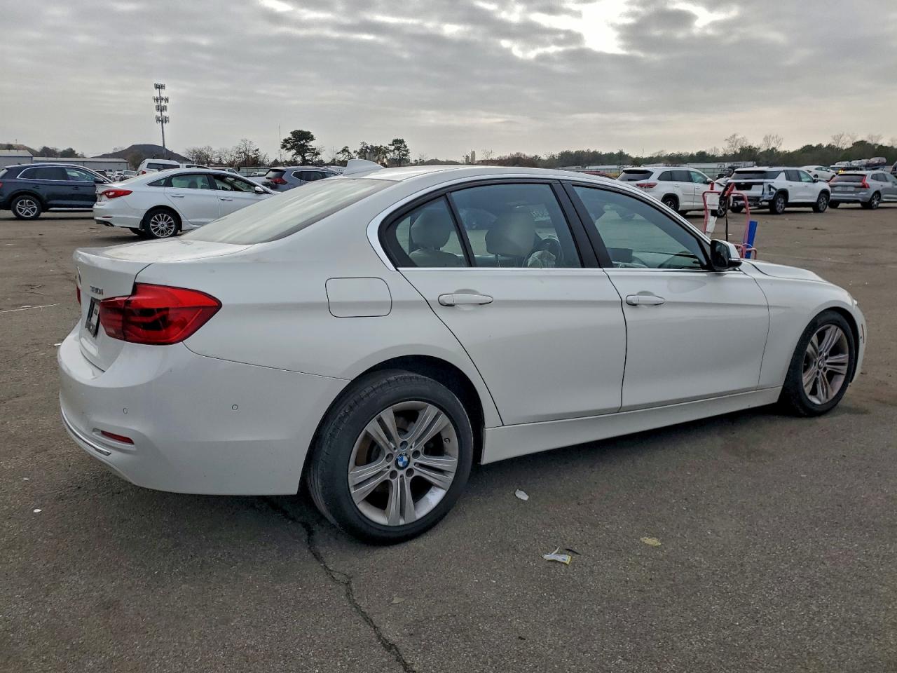 Фото: WBA8D9C56JA615275