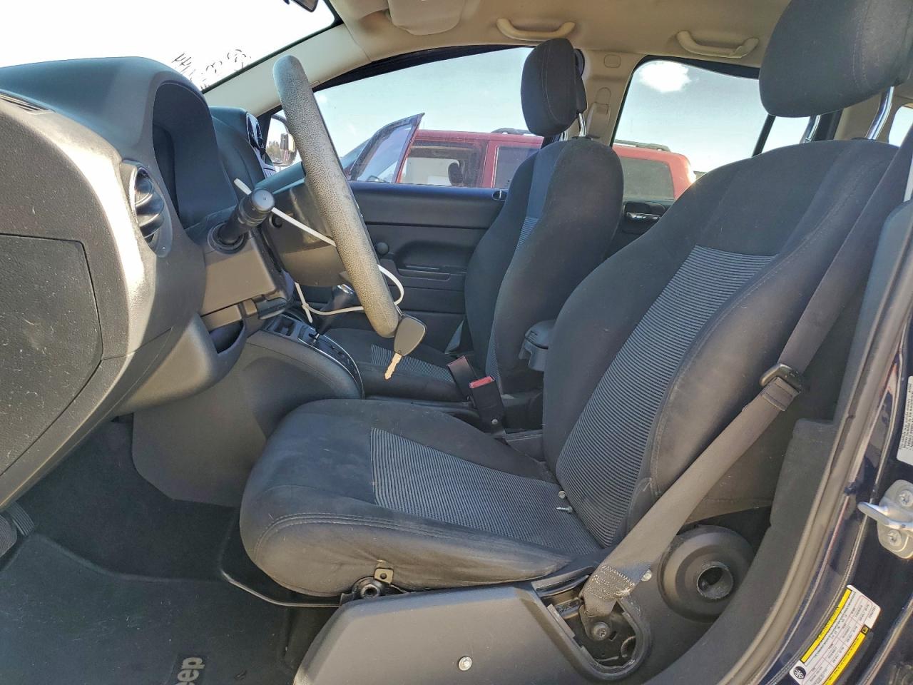 2015 Jeep Compass Sport VIN: 1C4NJCBA4FD431551 Lot: 92390415