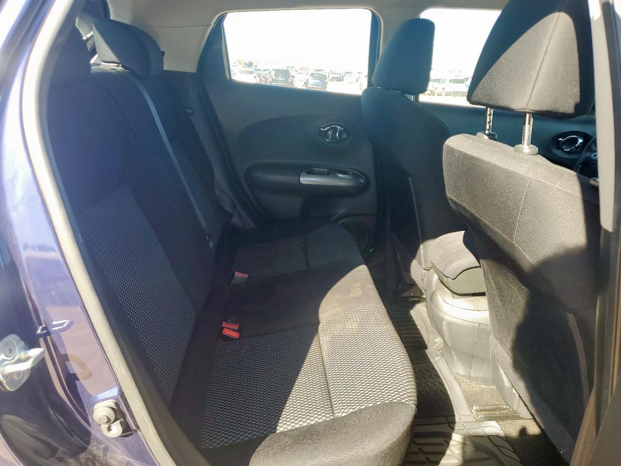 2015 Nissan Juke S VIN: JN8AF5MV5FT550554 Lot: 93073665