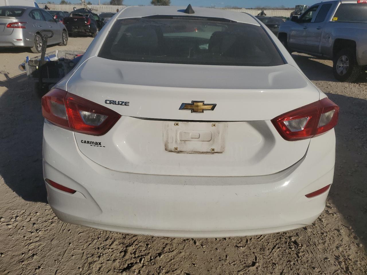 2019 Chevrolet Cruze Ls VIN: 1G1BC5SMXK7129380 Lot: 92070005