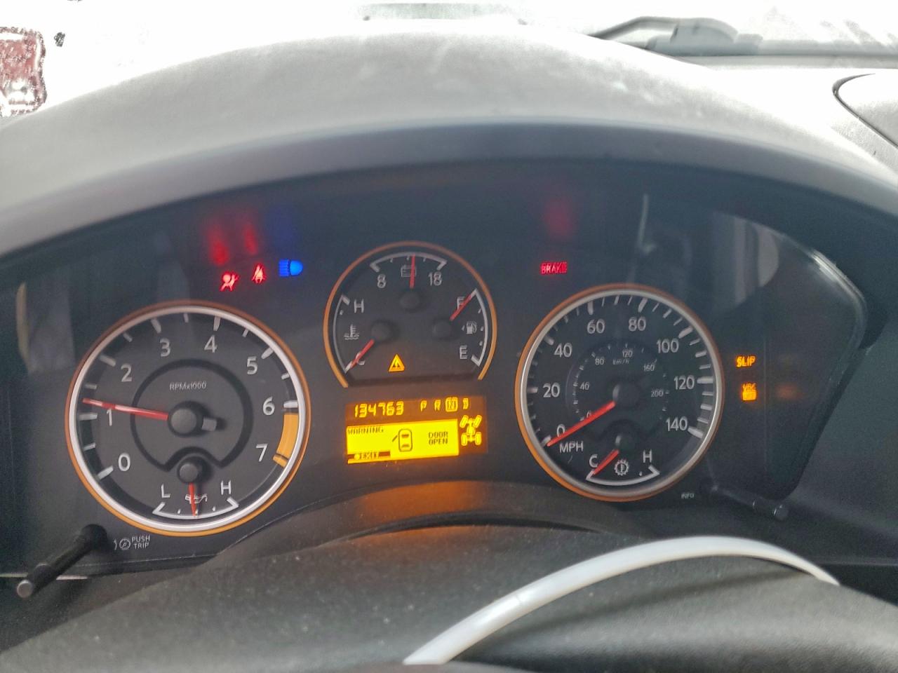 1N6AA0CC8AN323401 2010 Nissan Titan Xe