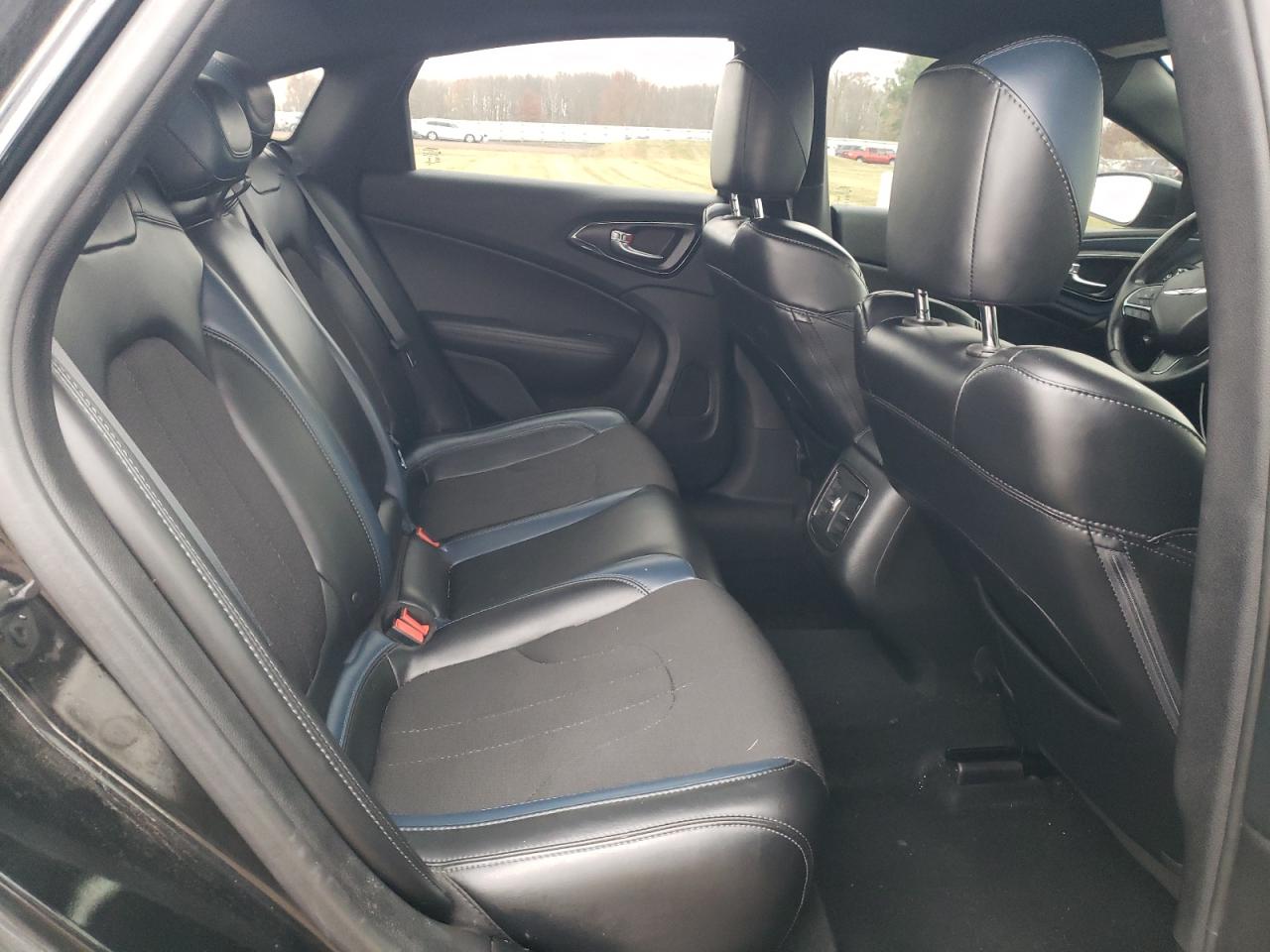 2016 Chrysler 200 S VIN: 1C3CCCDG4GN126165 Lot: 92109605