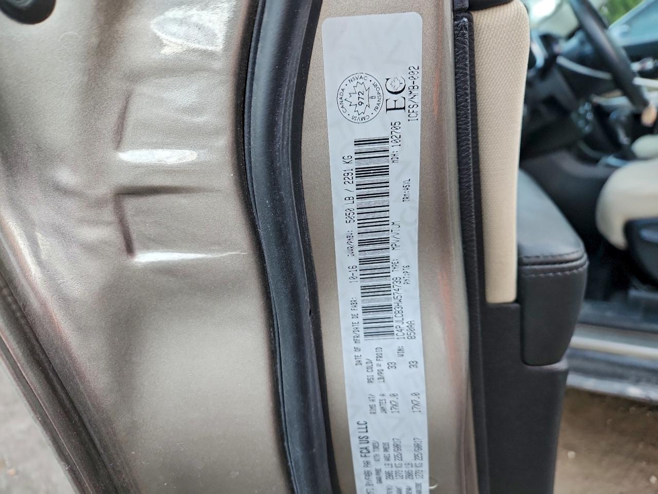 2017 Jeep Cherokee Latitude VIN: 1C4PJLCB3HW574739 Lot: 92698725