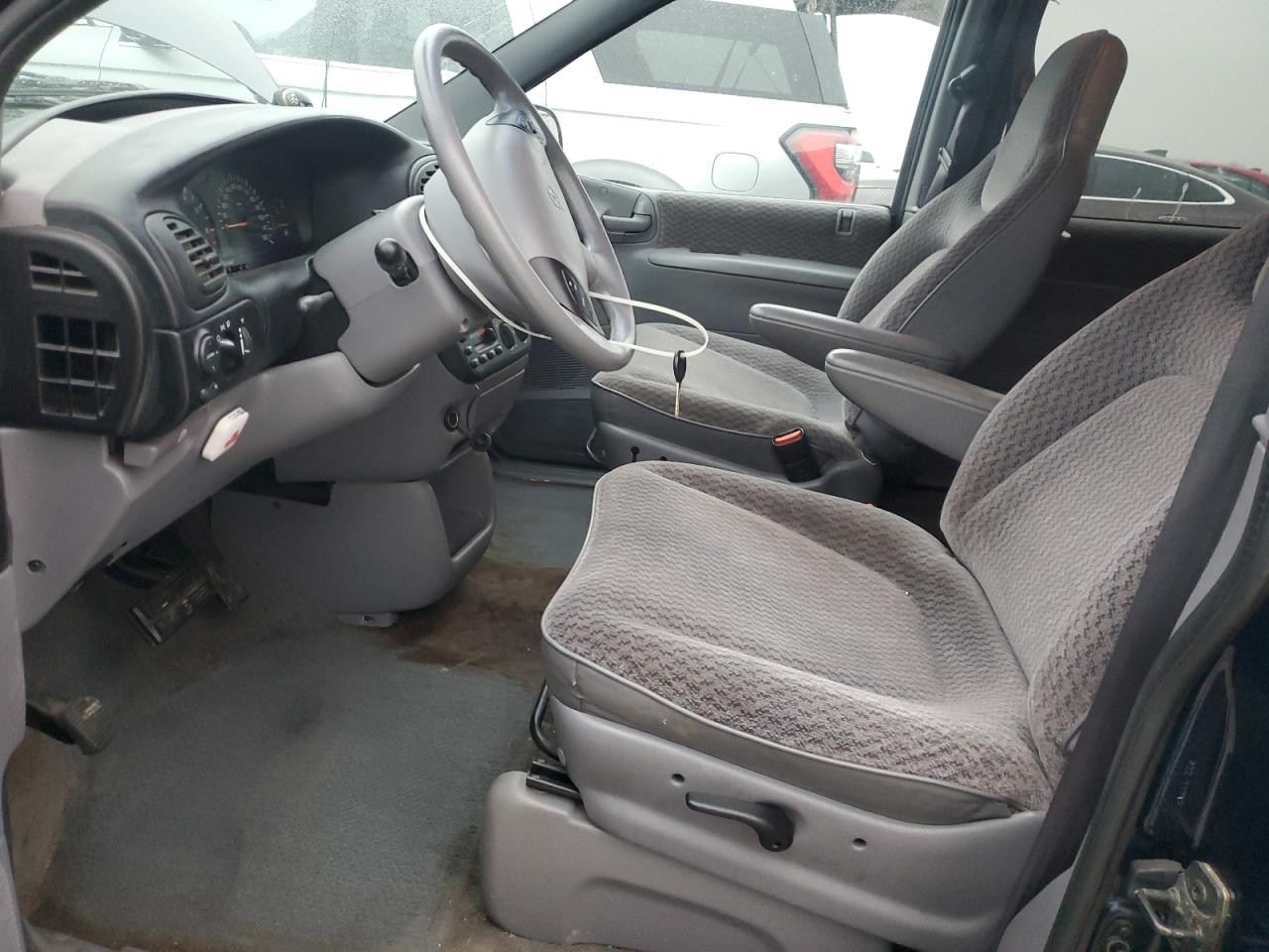 2000 Dodge Grand Caravan Se VIN: 1B4GP44G6YB725138 Lot: 93271175