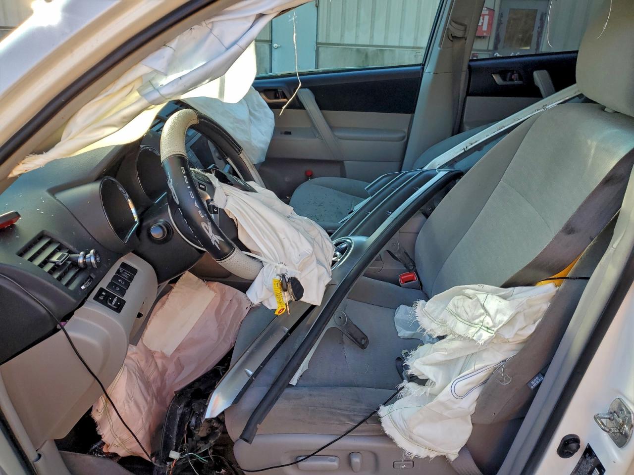 2013 Toyota Highlander Base VIN: 5TDBK3EH7DS177649 Lot: 94235165