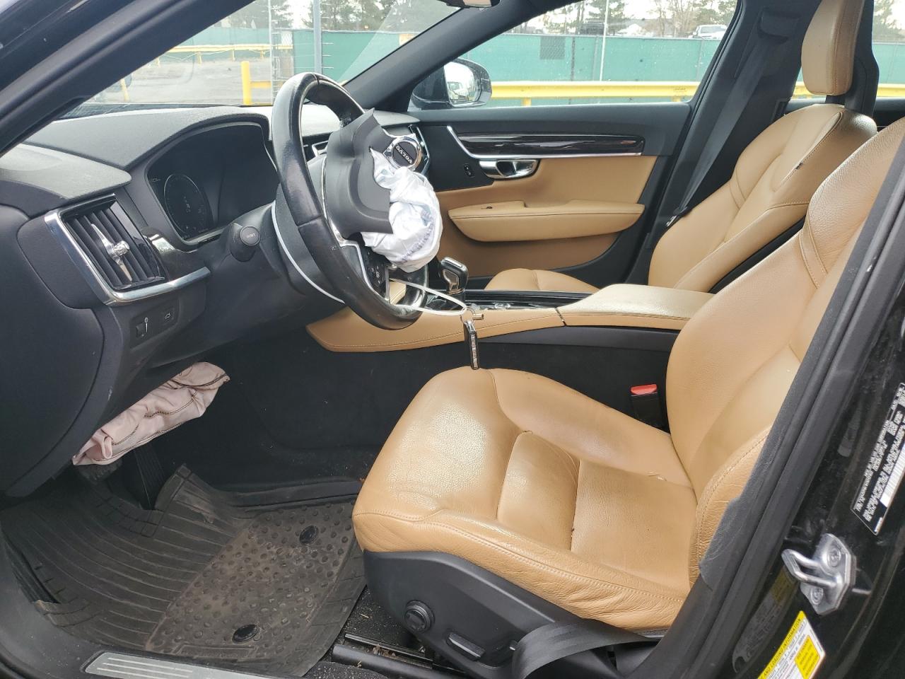 2017 Volvo S90 T6 Momentum VIN: YV1A22MK1H1013152 Lot: 92416195