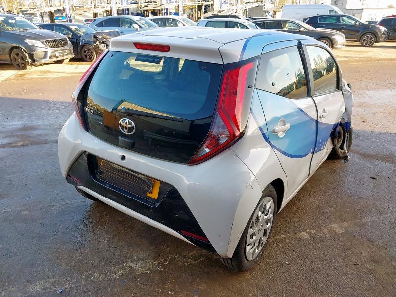 2022 TOYOTA AYGO X-PLA