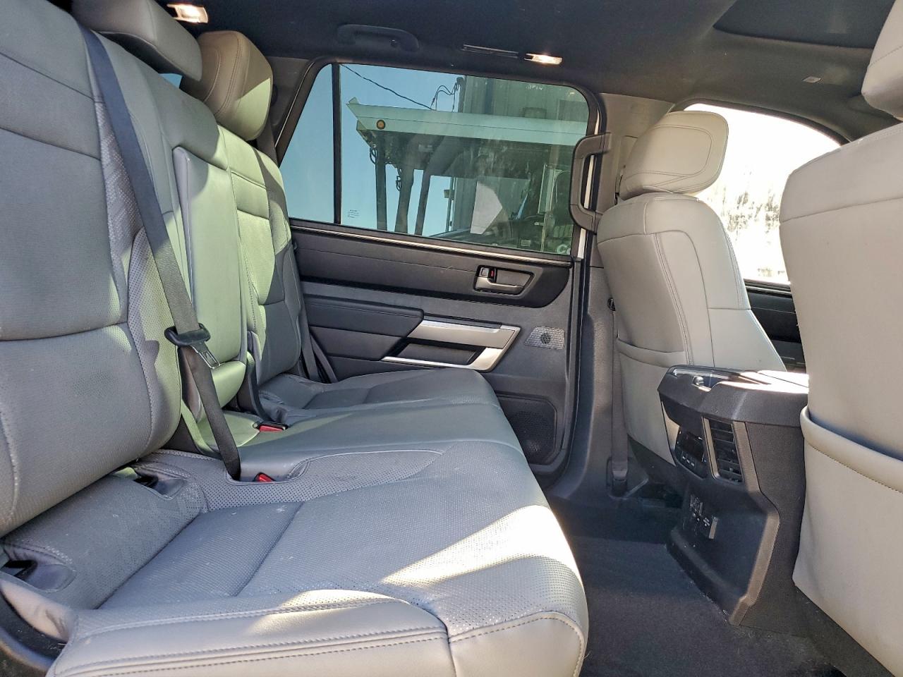 2025 Toyota Sequoia Sr5 VIN: 7SVAAAAAXSX004068 Lot: 94486765