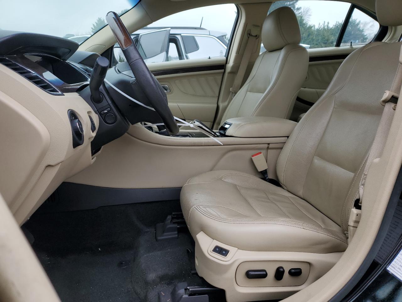 2017 Ford Taurus Limited VIN: 1FAHP2F82HG121614 Lot: 93243205