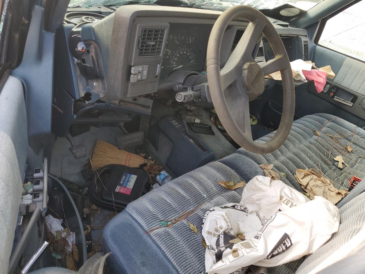 1993 Chevrolet Gmt-400 K1500 VIN: 1GCEK14KXPZ113722 Lot: 93718305