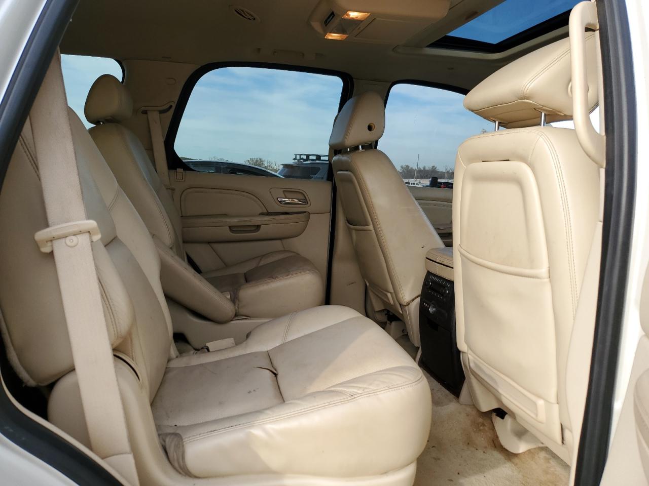 2008 Cadillac Escalade Luxury VIN: 1GYEC63858R158725 Lot: 90454845