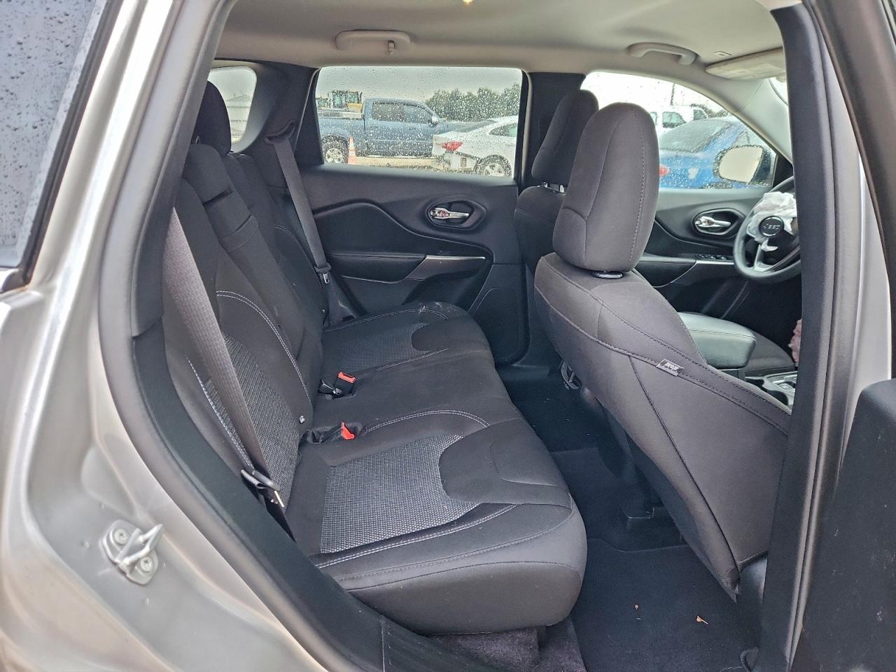 2019 Jeep Cherokee Latitude VIN: 1C4PJLCB9KD164899 Lot: 92623635