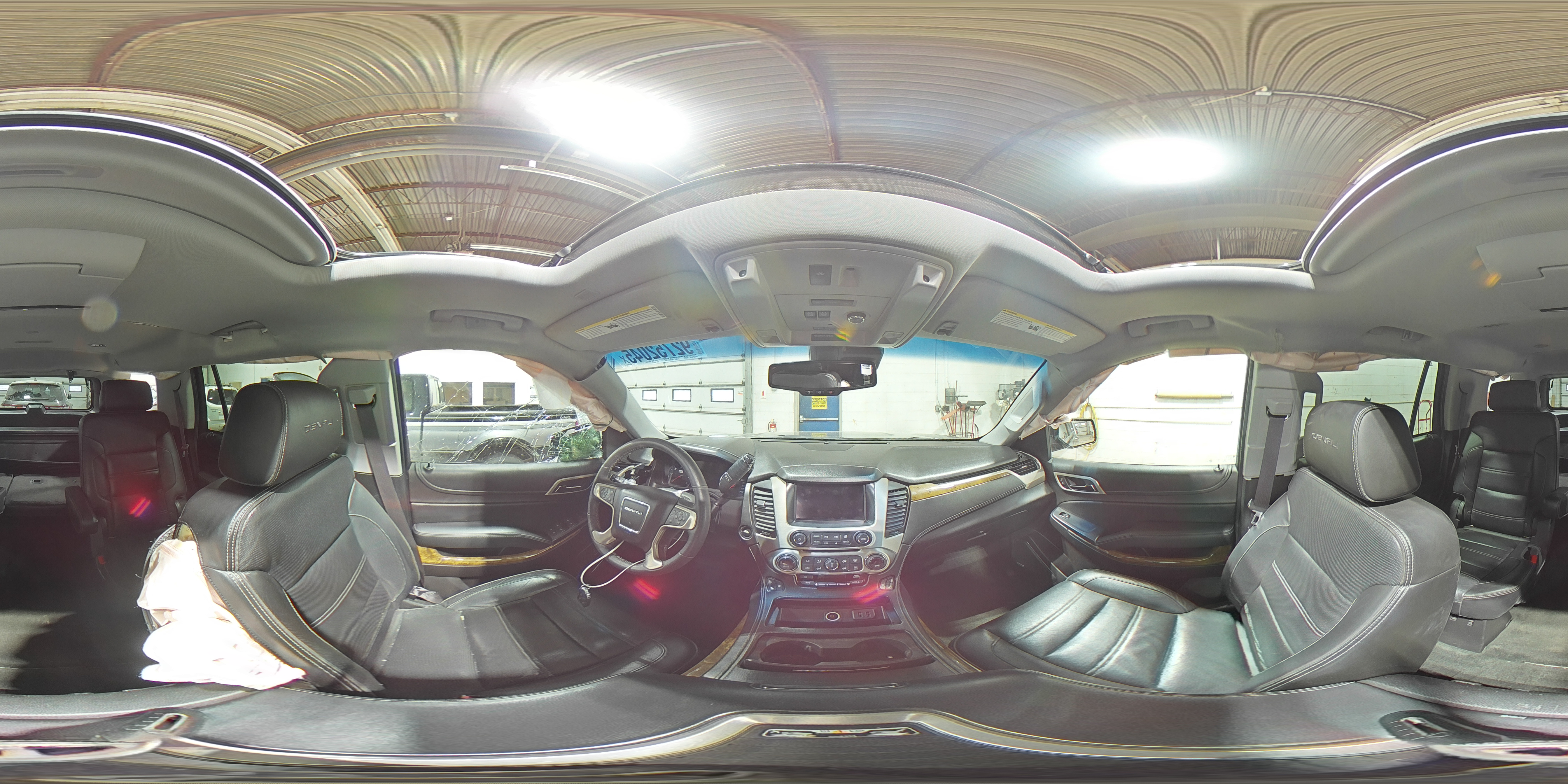 2017 GMC Yukon Denali VIN: 1GKS2CKJ1HR299875 Lot: 92752045