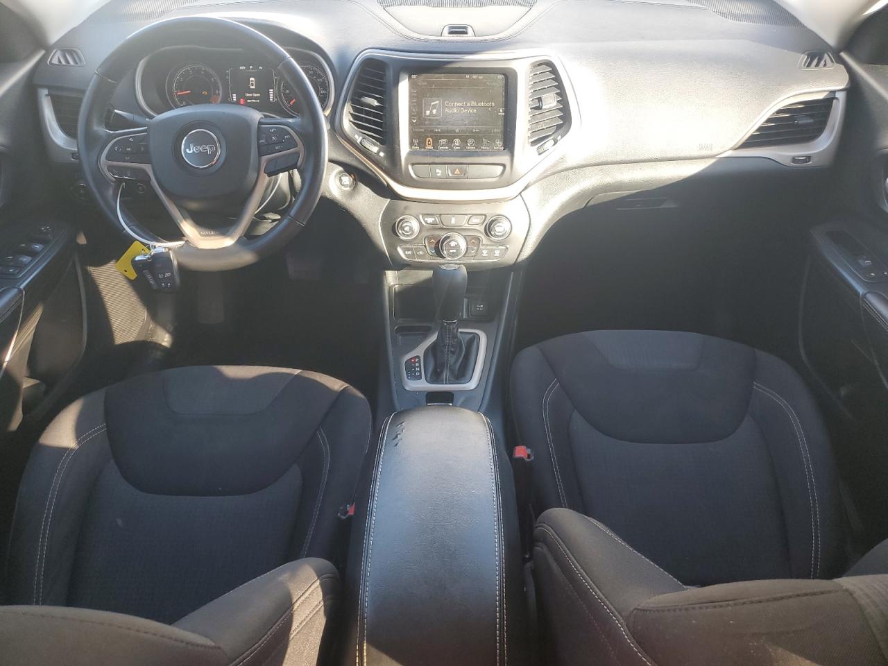 2015 Jeep Cherokee Latitude VIN: 1C4PJLCB8FW759897 Lot: 90993275