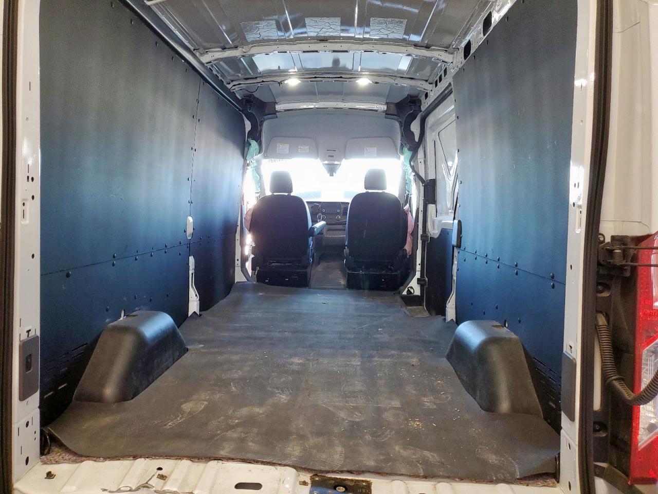 2024 Ford Transit Delivery Van VIN: 1FTBR1C89RKB61082 Lot: 92897845