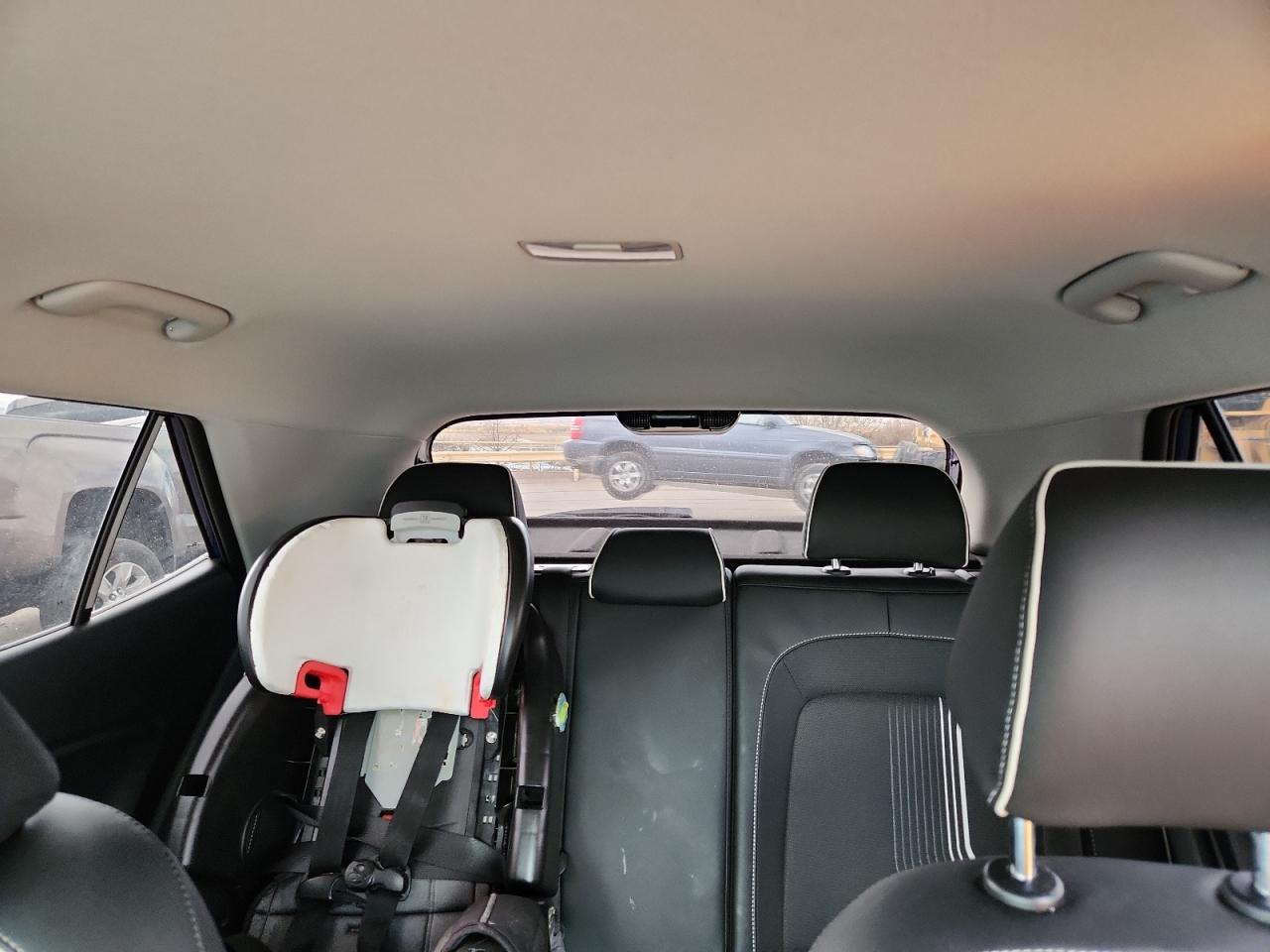 2025 Hyundai Venue Sel VIN: KMHRC8A33SU386880 Lot: 92077475