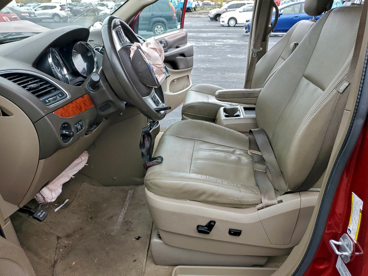 2015 Chrysler Town & Country Touring VIN: 2C4RC1BG5FR696139 Lot: 93323095