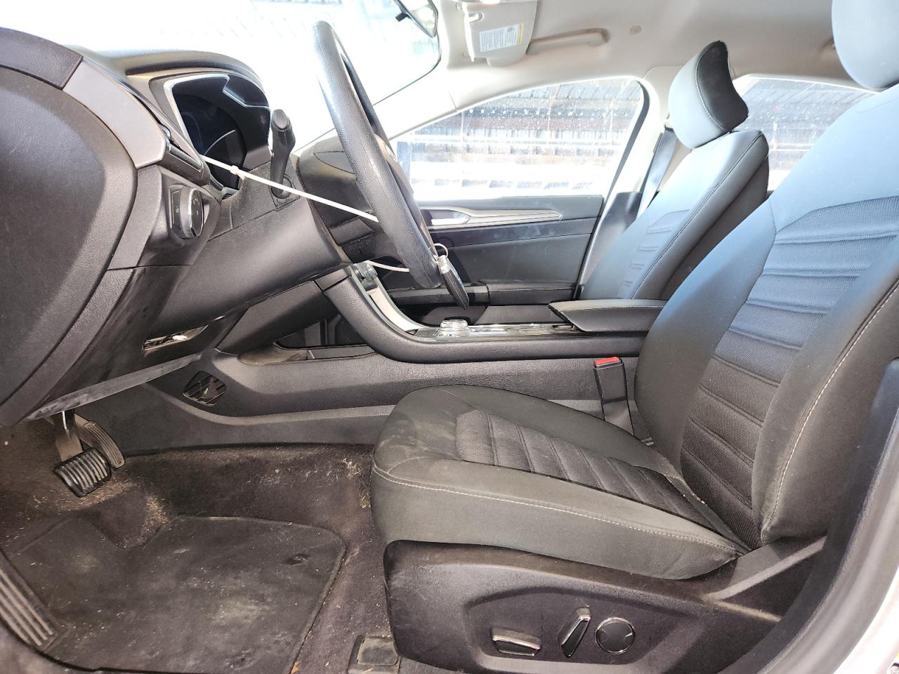 2017 Ford Fusion Se Hybrid VIN: 3FA6P0LU3HR300184 Lot: 92603855