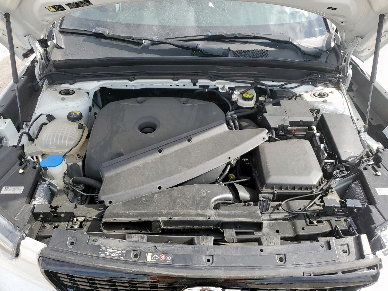 2020 Volvo Xc40 T5 R-Design VIN: YV4162UM7L2185522 Lot: 93675685