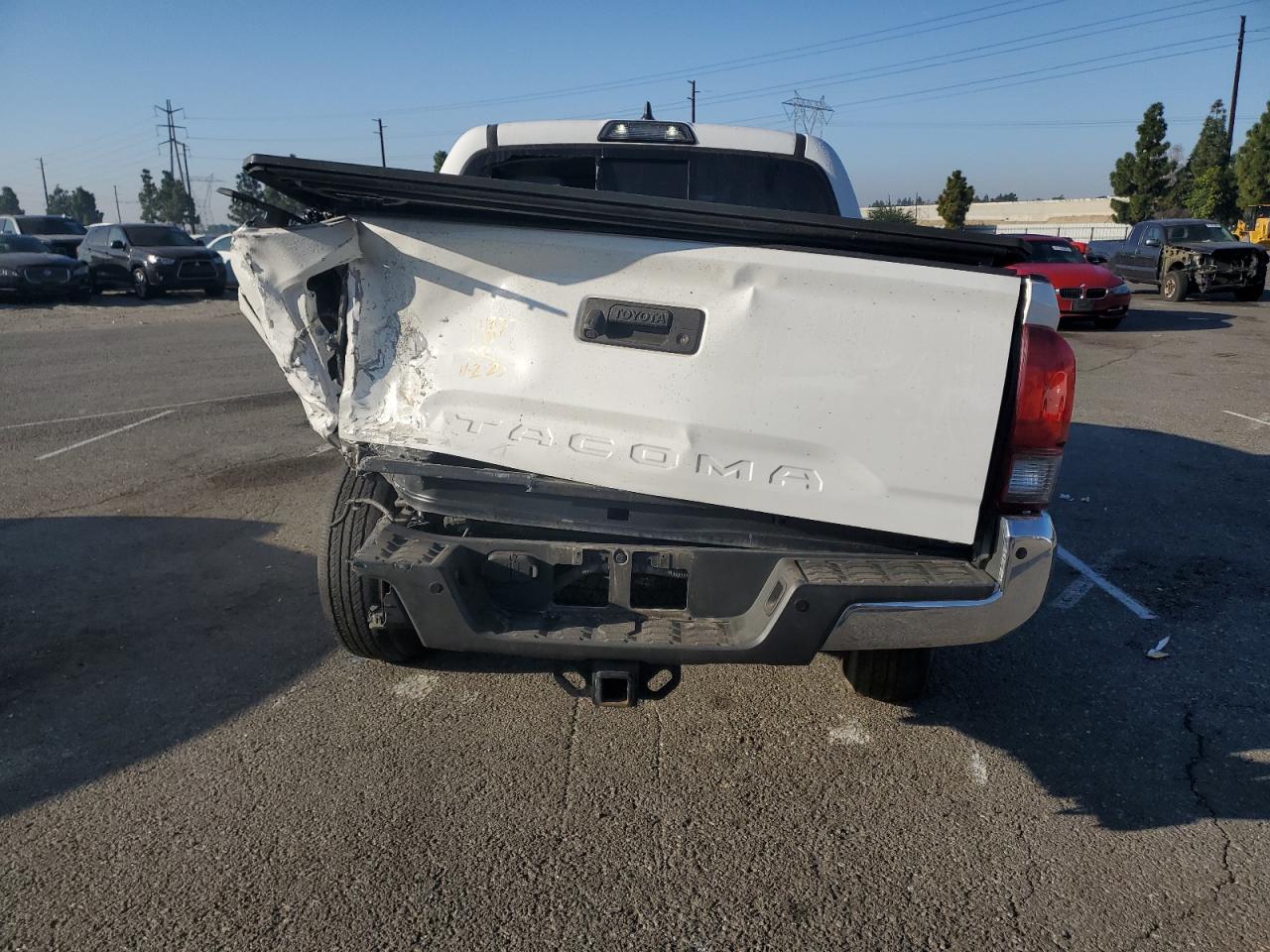 2018 Toyota Tacoma Double Cab VIN: 5TFAZ5CN6JX067676 Lot: 91860595