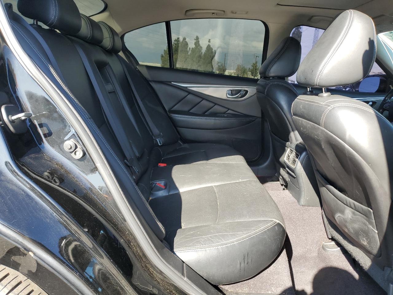 2015 Infiniti Q50 Base VIN: JN1BV7AP8FM330150 Lot: 92805435